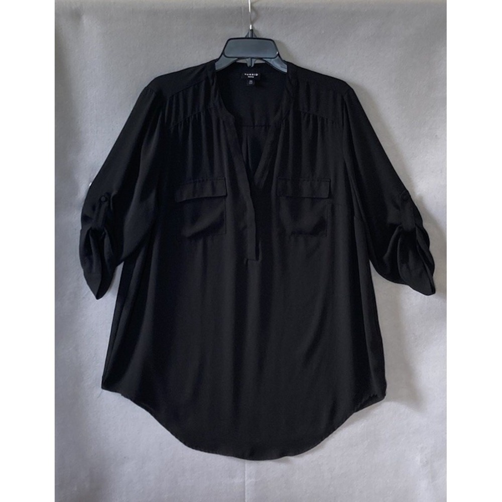 Torrid Harper Women's Black Roll Tab Sleeve Blouse Top Size 00 - M/L  Pockets